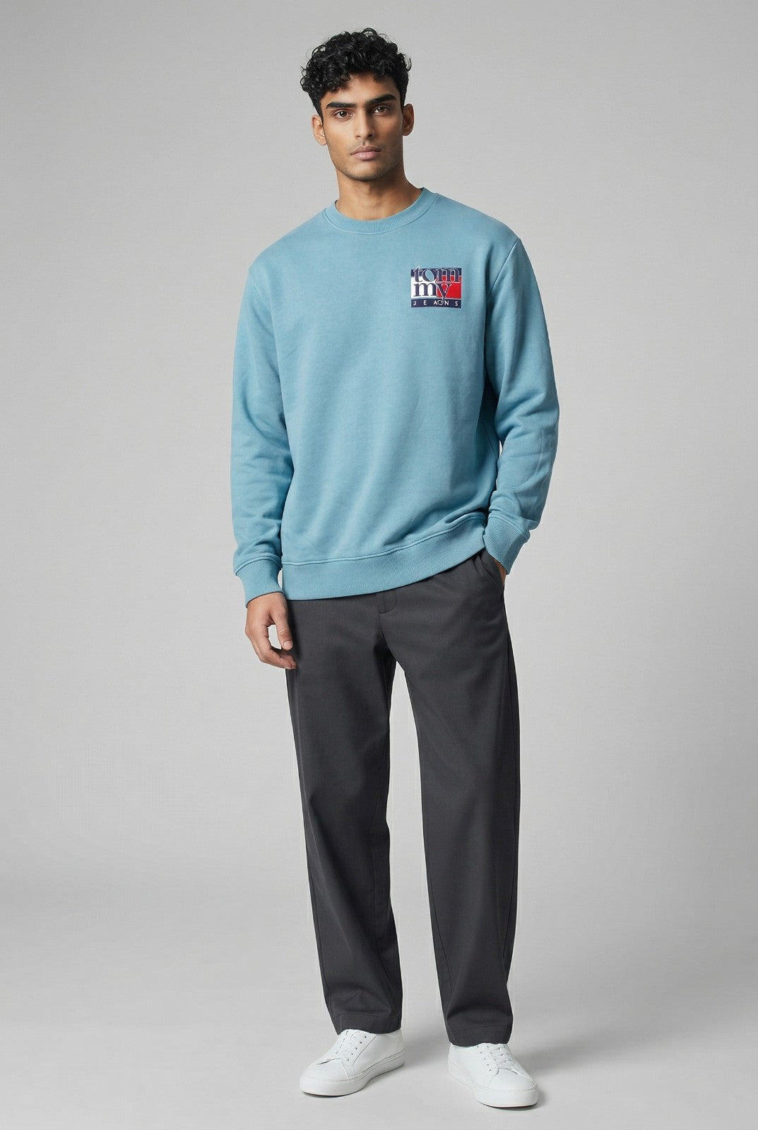 Tommy Jeans Regular Flag Crew Neck Sweatshirt